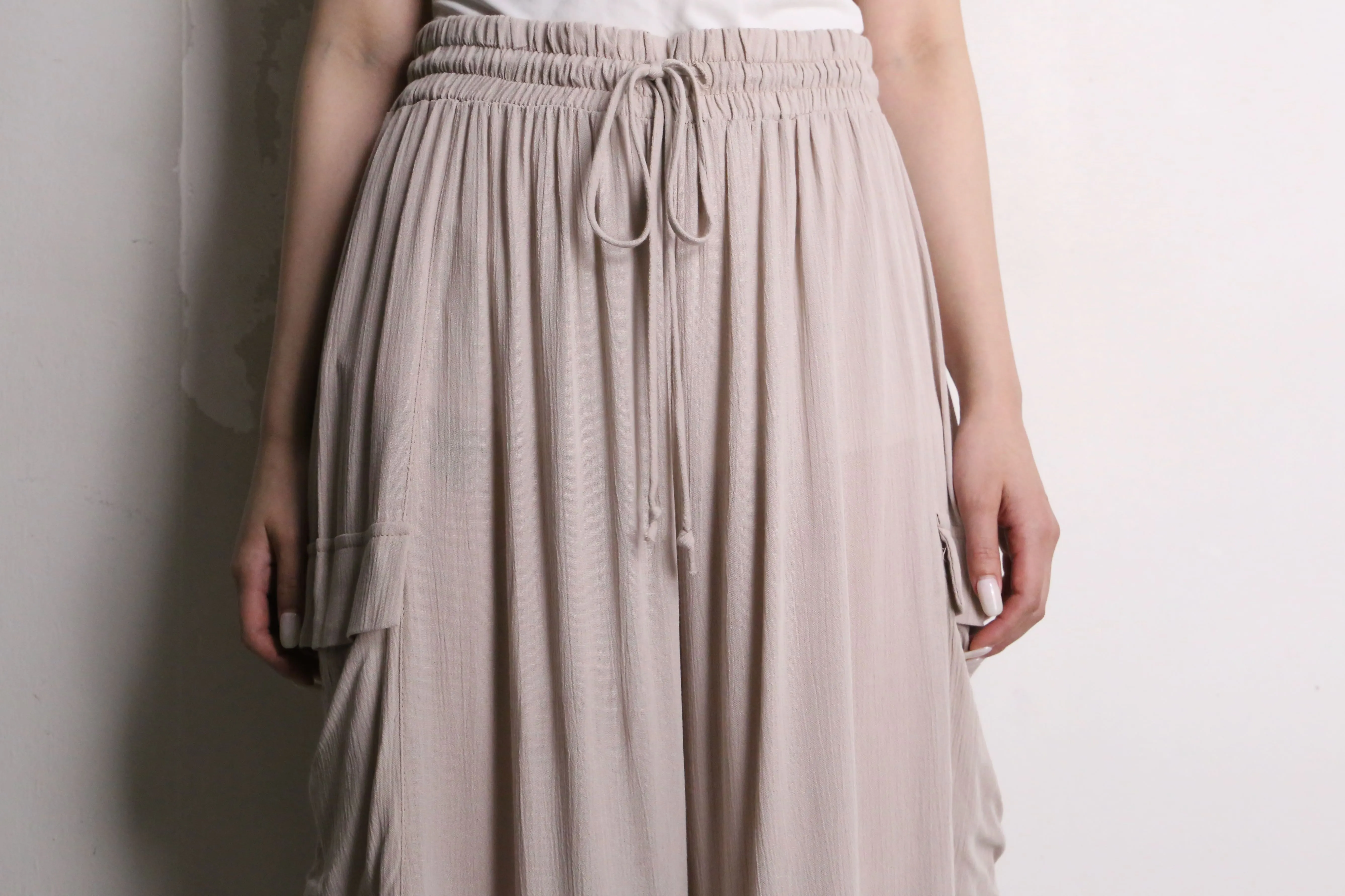 beige color easy wide pants