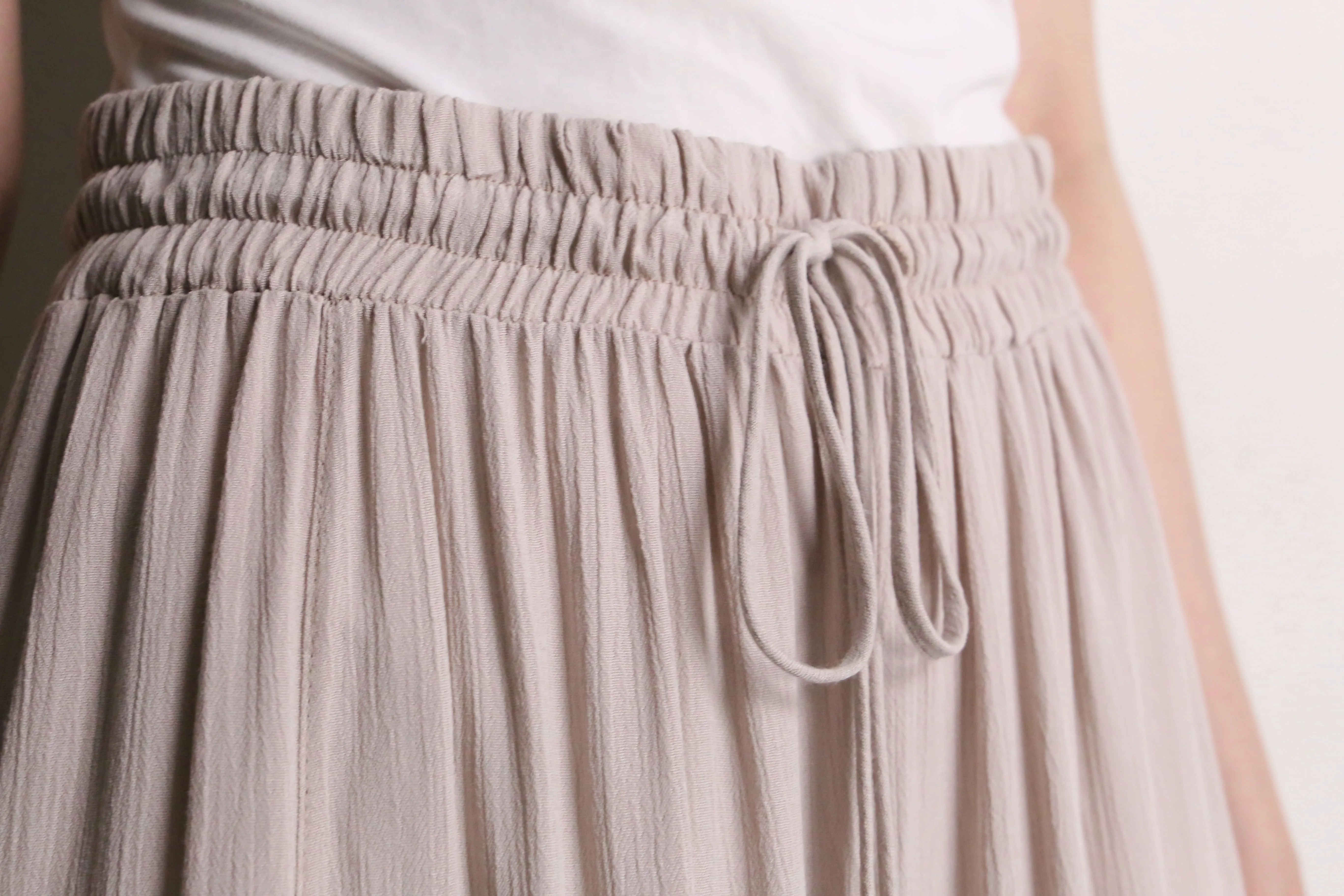 beige color easy wide pants