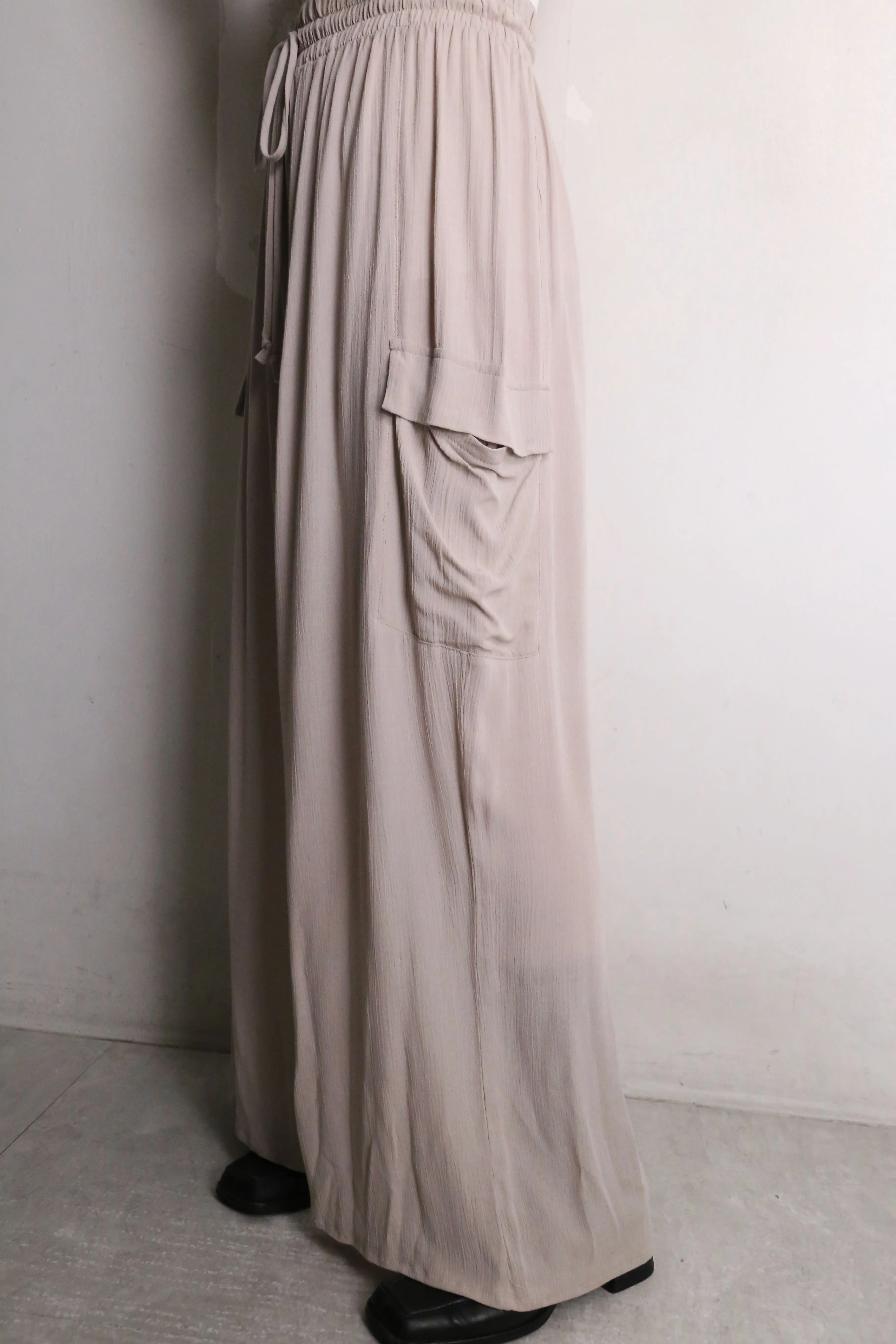 beige color easy wide pants