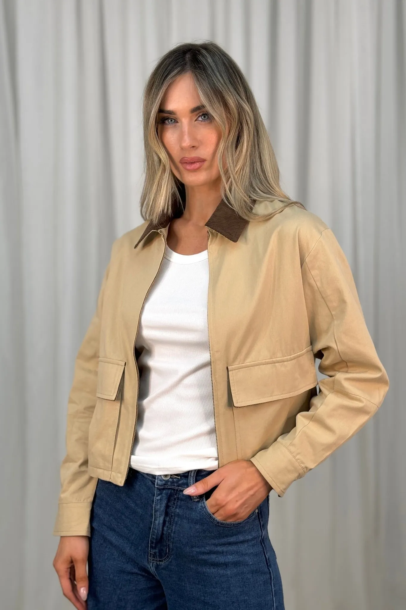 Daisy Cropped Jacket In Beige Mix